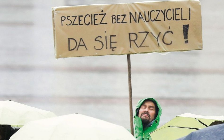 Strajk nauczycieli da się złamać, ale co dalej?