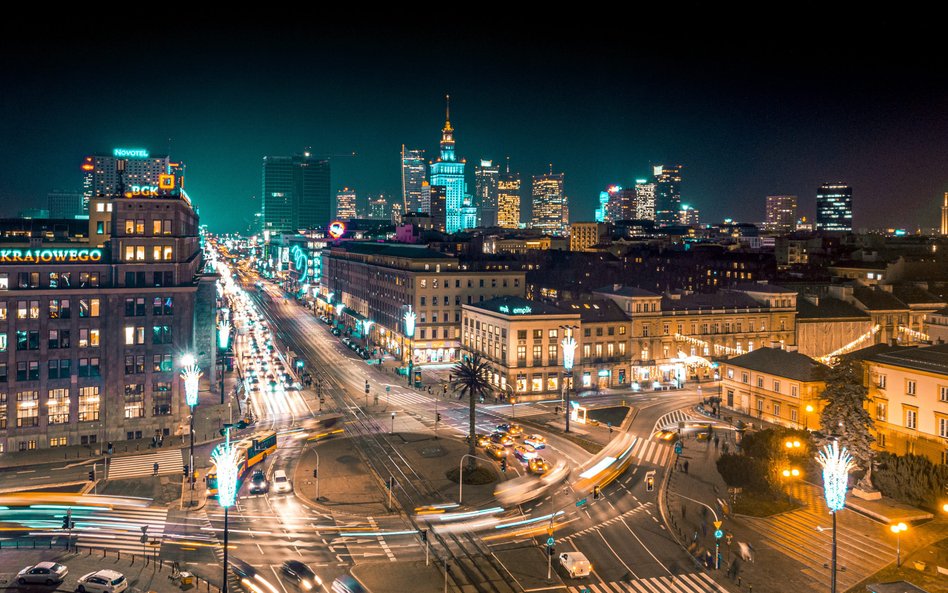 Niektóre miasta zwlekają z zawarciem umów na prąd. Jeśli polityka mrożenia cen zostanie wstrzymana, 