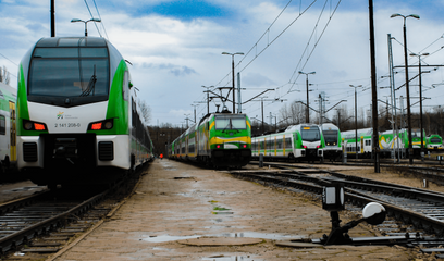 Bilet Wycieczkowy Kolei Mazowieckich to propozycja skierowana przede wszystkim do osób planujących w