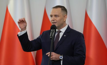 Fizjoterapeuta lekarzem orzecznikiem ZUS? Karol Nawrocki podpisał cztery ustawy