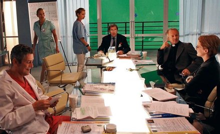 „W roli Boga” w reżyserii Tomasza Wiszniewskiego – zwycięski spektakl Teatru Telewizji