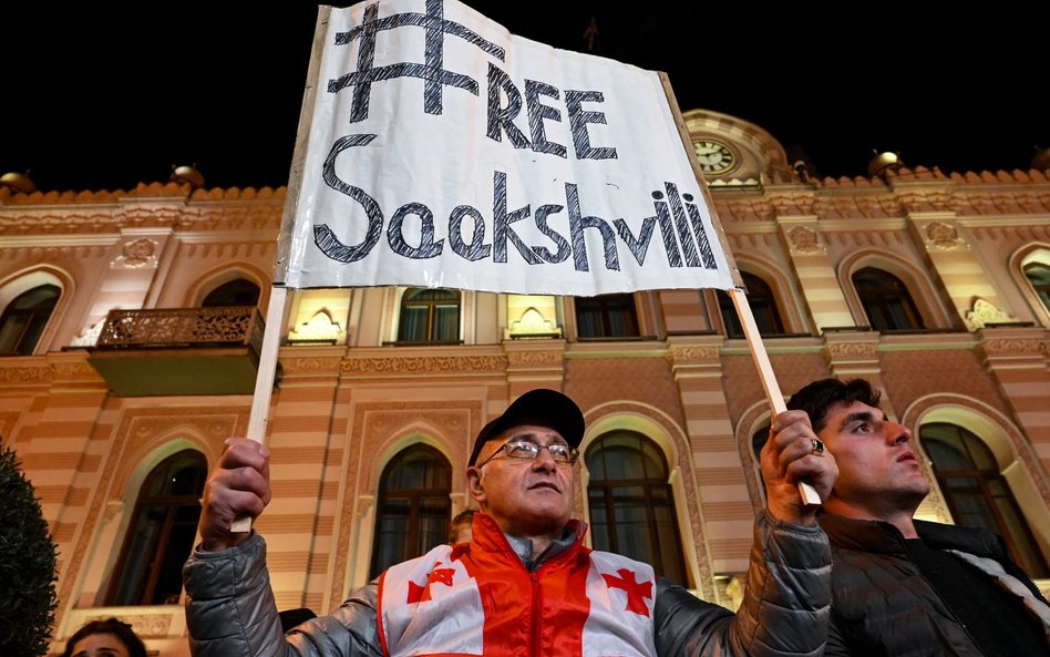 Od końca października prawie codziennie w jakimś mieście Gruzji dochodzi do manifestacji. Na zdjęciu