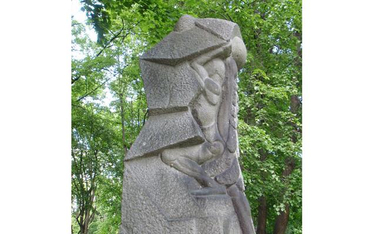 Rzeźba autorstwa Abrahama Ostrzegi.