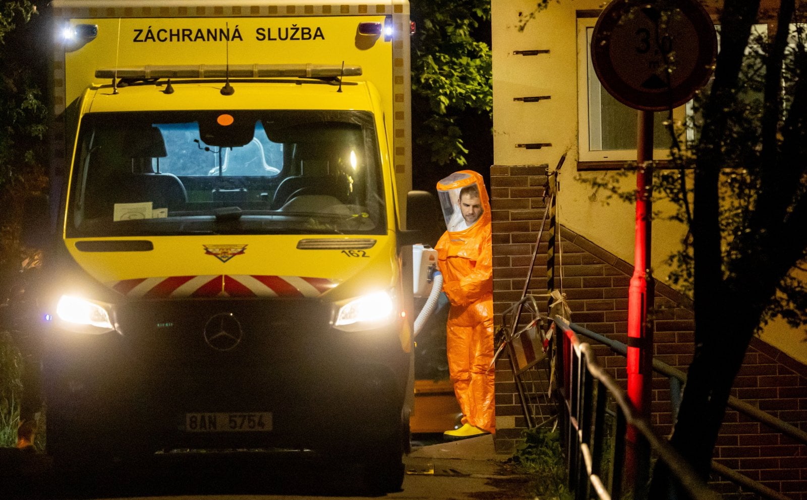 Wirus Ebola to nie COVID, czy grypa. Prof. Krzysztof Pyrć wyjaśnia różnicę