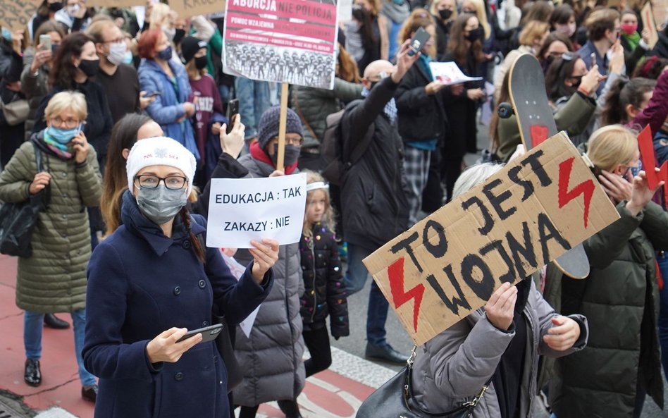 Spór o aborcję: Nie bierzcie dzieci na protesty - apeluje Rzecznik Praw Dziecka Mikołaj Pawlak