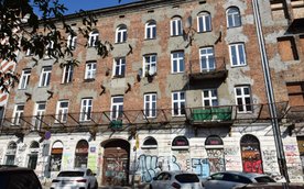 Kamienica przy Chmielnej 130 – podobnych obiektów w tej części miasta praktycznie już nie ma.