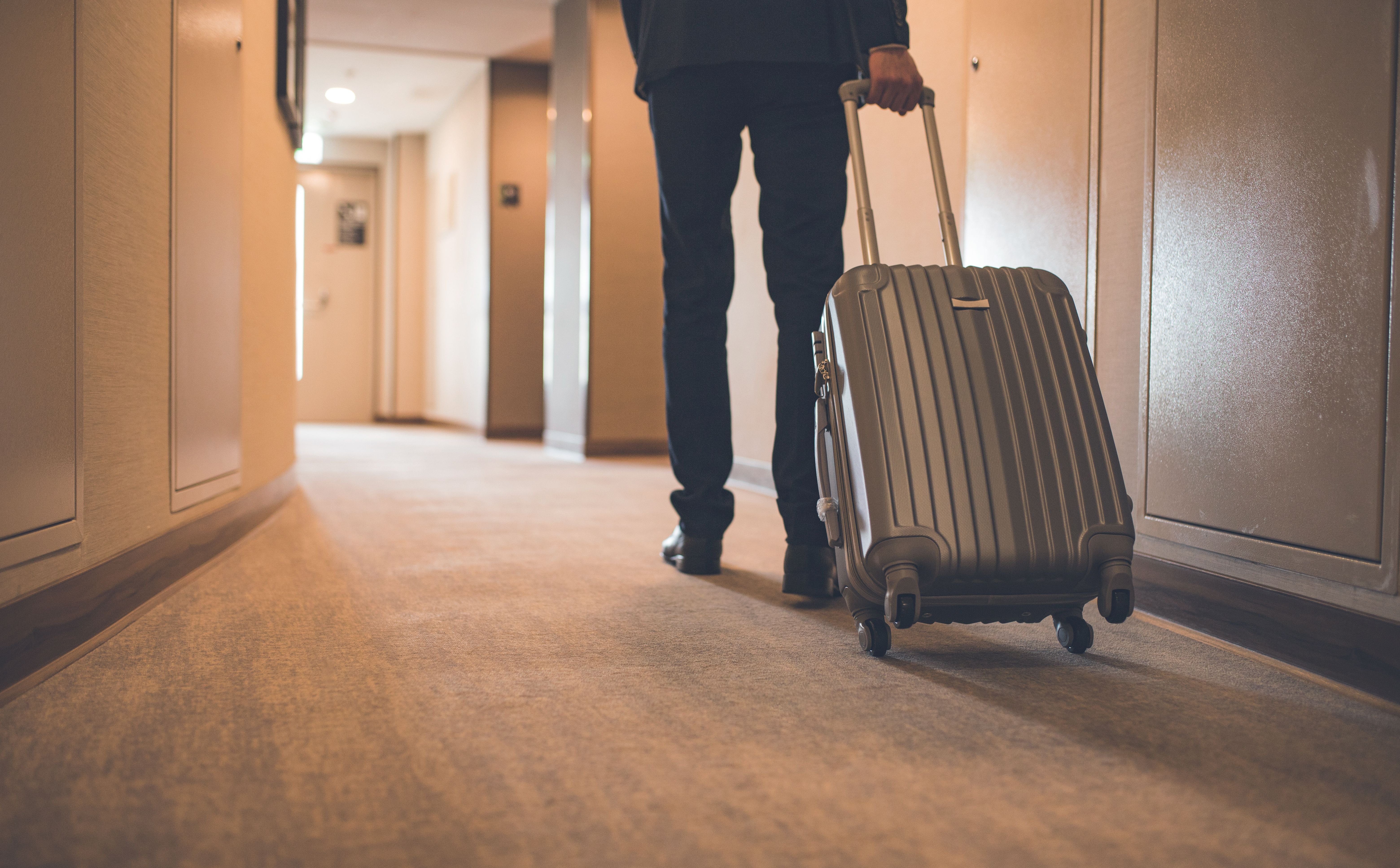 Resort rodziny wyjaśnia definicję podróży służbowej. To ważne w kontekście zwolnienia ze składek ZUS