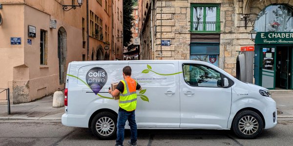 Courier giants battle to build a pan-European parcel delivery network