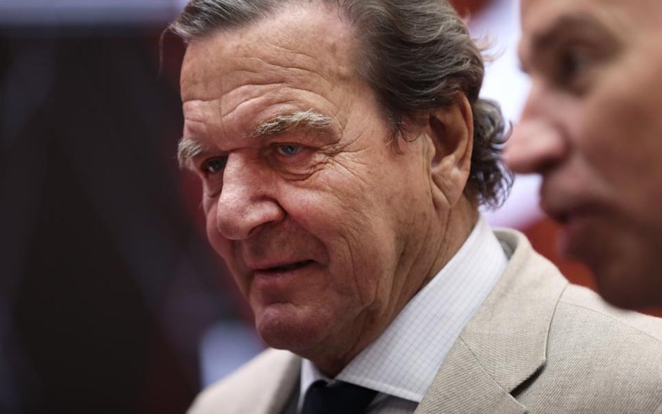 Jak kanclerz Gerhard Schroeder ustawił się w rosyjskim biznesie