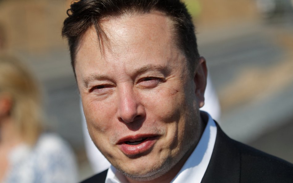 Po sondażu na Twitterze Elon Musk sprzedał akcje Tesli o wartości 5 mld dolarów