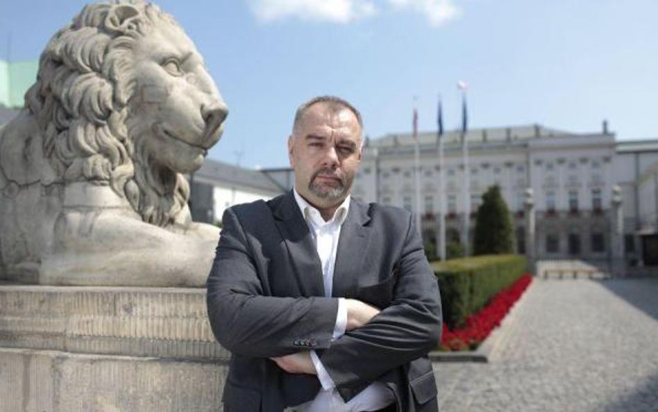 Prezydent stolicy nie powinien dorabiać na boku