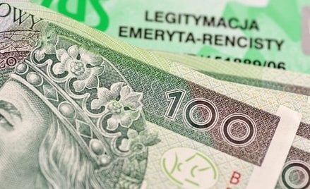 Coraz więcej Polaków oszczędza na emeryturę