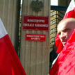 MEN przeprasza rodziców