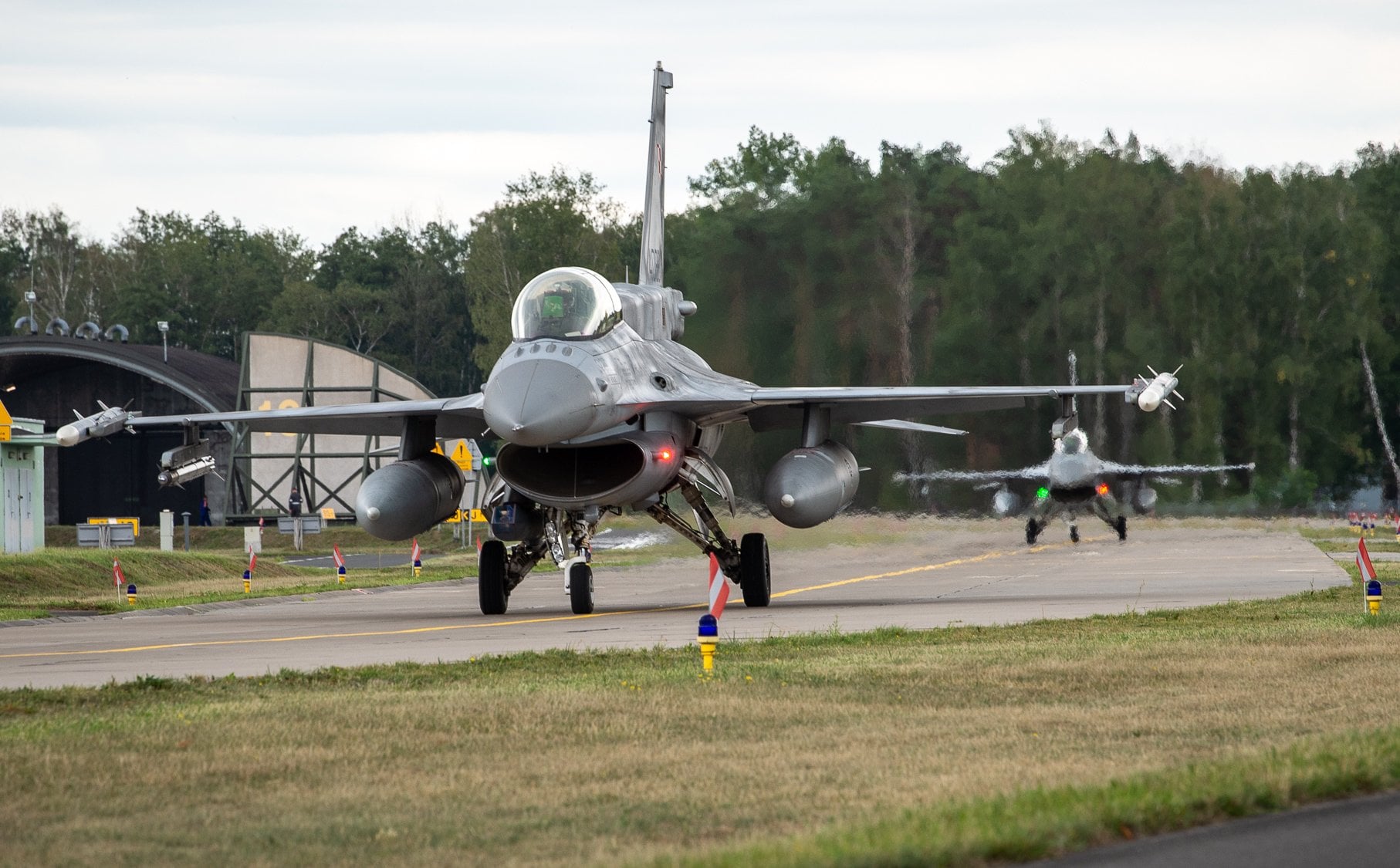 Russia's night attack on Ukraine. Poland has hijacked fighter jets