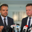 Przewodniczący KP PiS Mariusz Błaszczak i rzecznik PiS Rafał Bochenek