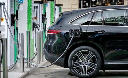 Daimler zainwestuje miliardy euro w e-rewolucję