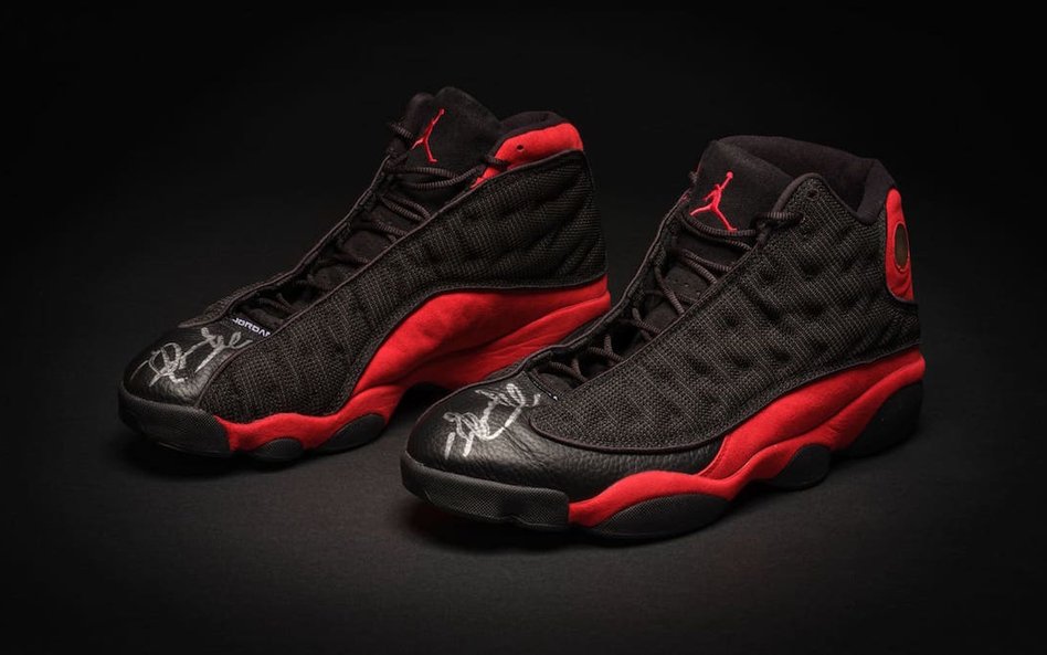 Buty Air Jordan XIII wylicytowane w domu aukcyjnym Sotheby's.