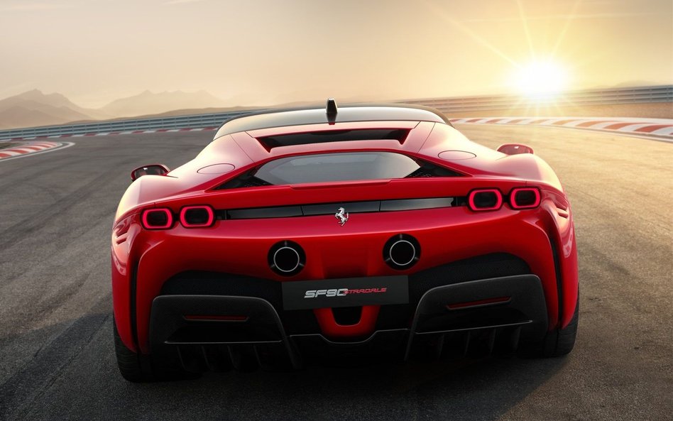 Ferrari SF90 Stradale: Supersamochód z Maranello. 1000 KM, 2,5 s do setki