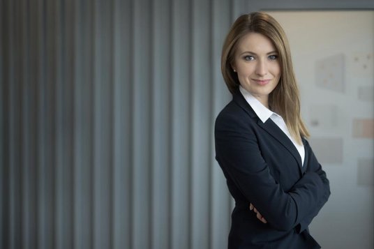 Aneta Serowik, adwokat, starszy prawnik w praktyce prawa korporacyjnego oraz rynków kapitałowych, Ko