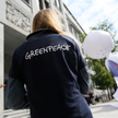 Aktywiści Greenpeace podczas akcji przed siedzibą Polskiej Grupy Energetycznej w Warszawie