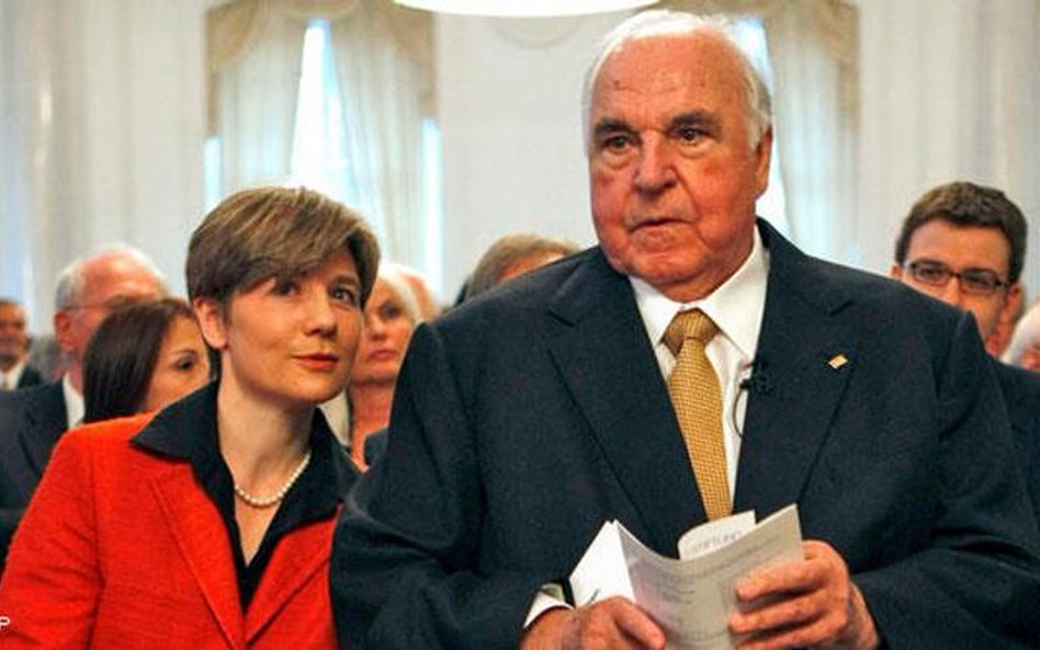 Nowy związek. Cztery lata po odejściu żony Helmut Kohl zawiera małżeństwo z młodszą od siebie o 34 l