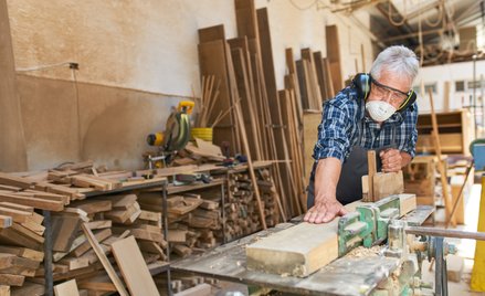Coraz więcej emerytów pracuje. W Polsce to już prawie 900 tys. osób