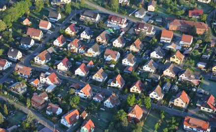 TSUE oceni nałożenie VAT na opłaty za przekształcenie użytkowania wieczystego gruntu we własność