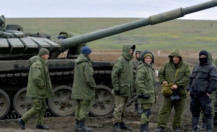 Władimir Putin sukcesywnie powiększa rosyjską armię