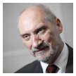 Macierewicz bez immunitetu? Dukaczewski oskarża go o zdradę stanu