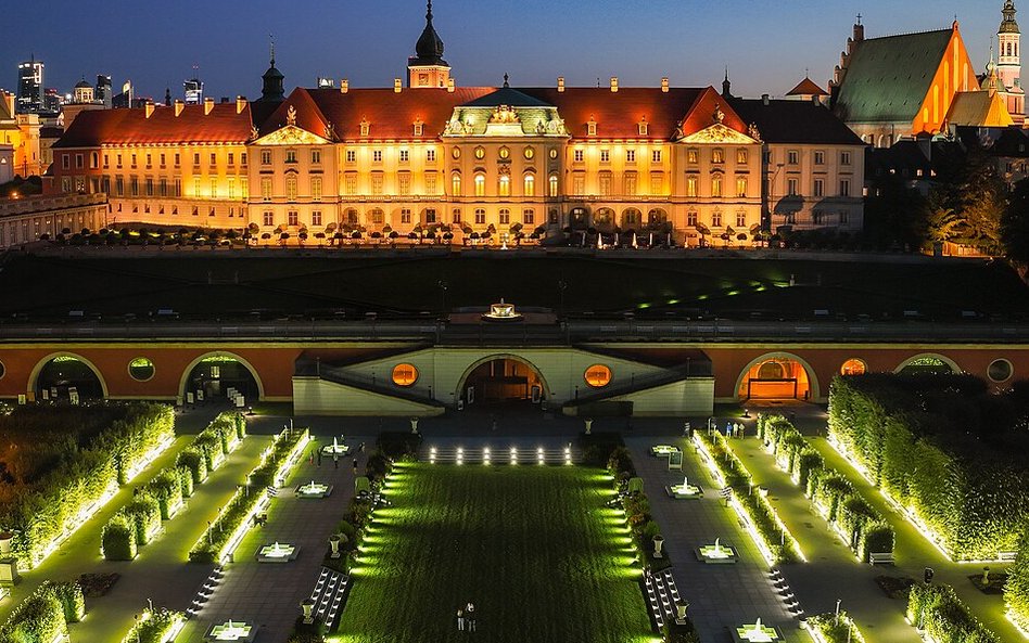 Bilet na przedstawienie to obietnica letniego wieczoru w Ogrodach Zamku Królewskiego przy Arkadach K