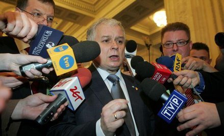 Prezydent Lech Kaczyński wśród dziennikarzy