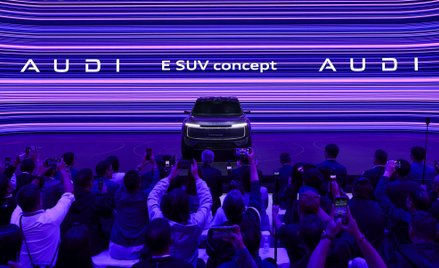Audi E SUV Concept to duży elektryczny SUV, niemal gotowy do produkcji i zapowiadający drugi model s