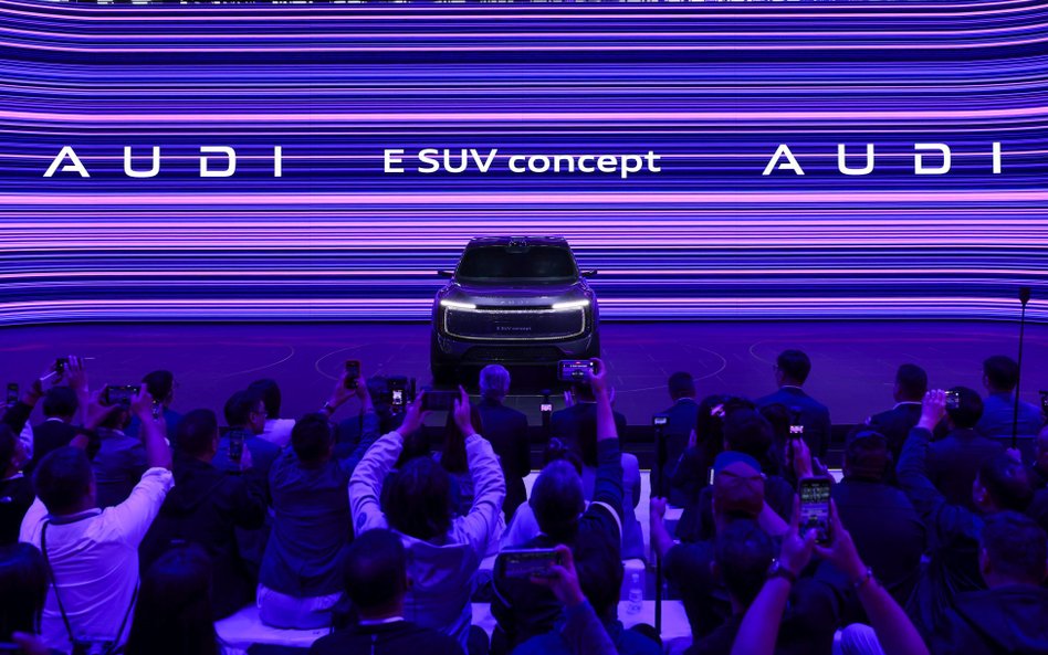 Audi E SUV Concept to duży elektryczny SUV, niemal gotowy do produkcji i zapowiadający drugi model s