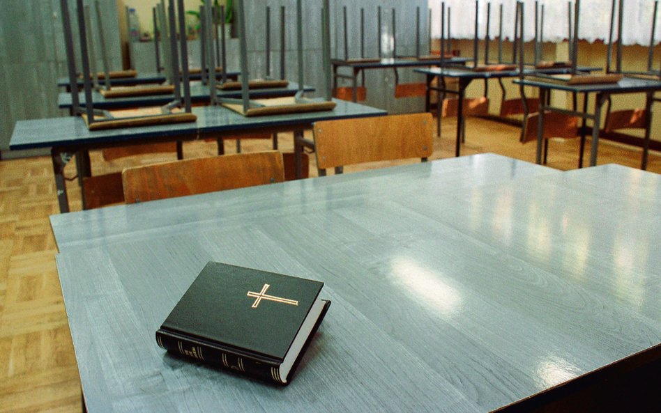 Religia w szkole, Fundusz Kościelny, związki partnerskie. Opiłowywanie czas zacząć