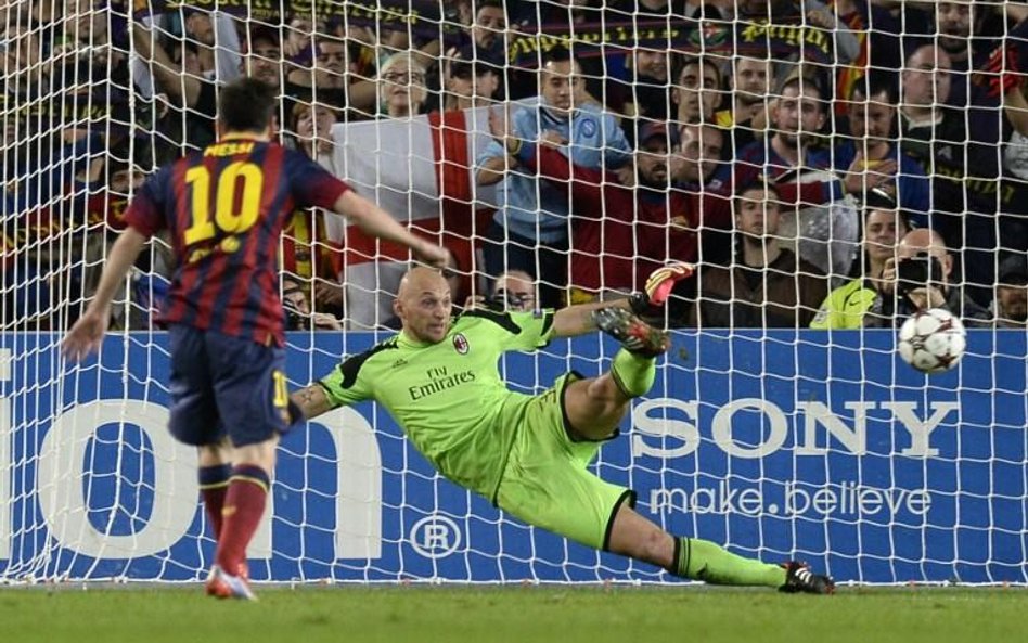 Leo Messi strzela pierwszą bramkę Milanowi