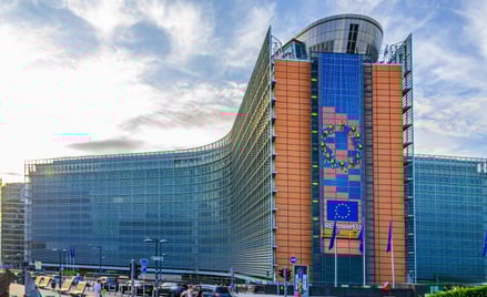 Europejski Zielony Ład (European Green Deal) to zbiór inicjatyw politycznych Komisji Europejskiej, k