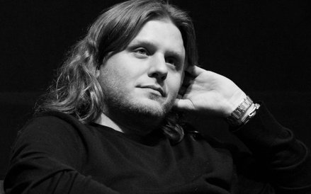 Producent filmowy. Miał 39 lat. (10 lipca 1980 - 18 sierpnia 2019)