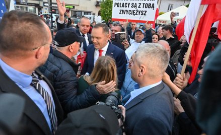 Historia kobiet o zatrutych dłoniach próbujących dokonać zamachu na Karola Nawrockiego to narracyjny