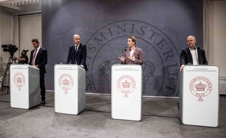 Premier Danii, Mette Frederiksen, w czasie konferencji z udziałem m.in. ministra zdrowia