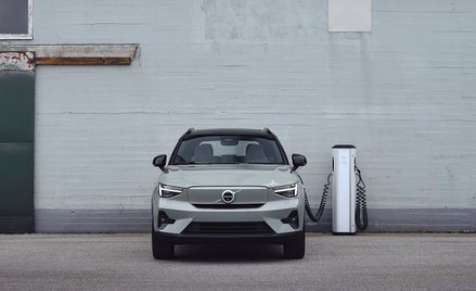 Deszcz pieniędzy na elektryki. Firmy motoryzacyjne wydadzą 1,2 bln dolarów