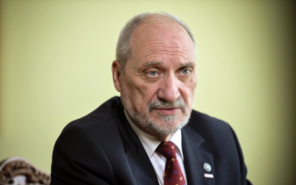 Antoni Macierewicz: NATO zmienia podejście do Rosji