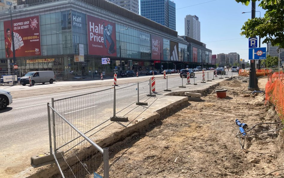 Plac budowy wzdłuż Marszałkowskiej