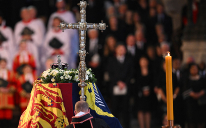 Msza za królową odbywa się w Opactwie Westminsterskim