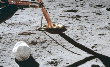 Przedmioty i urządzenia pochodzące z Ziemi docierają na Księżyc od 60 lat