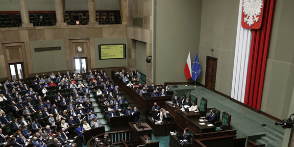 Sejm decyduje, kto otrzyma dodatki na ogrzewanie. Senat wniósł kilka istotnych poprawek