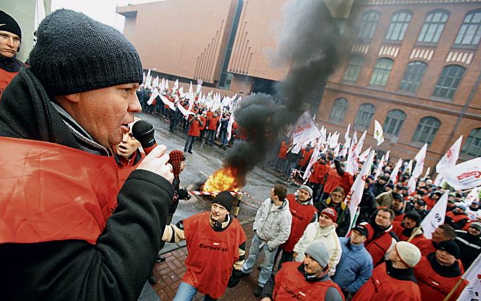 Związkowcy przyznają, że piątkowa manifestacja przed siedzibą Katowickiego Holdingu Węglowego była t