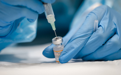 Kanada: Sąd zakazał niezaszczepionemu ojcu widywać się z zaszczepionym synem
