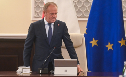 Premier Donald Tusk przed posiedzeniem rządu w KPRM w Warszawie
