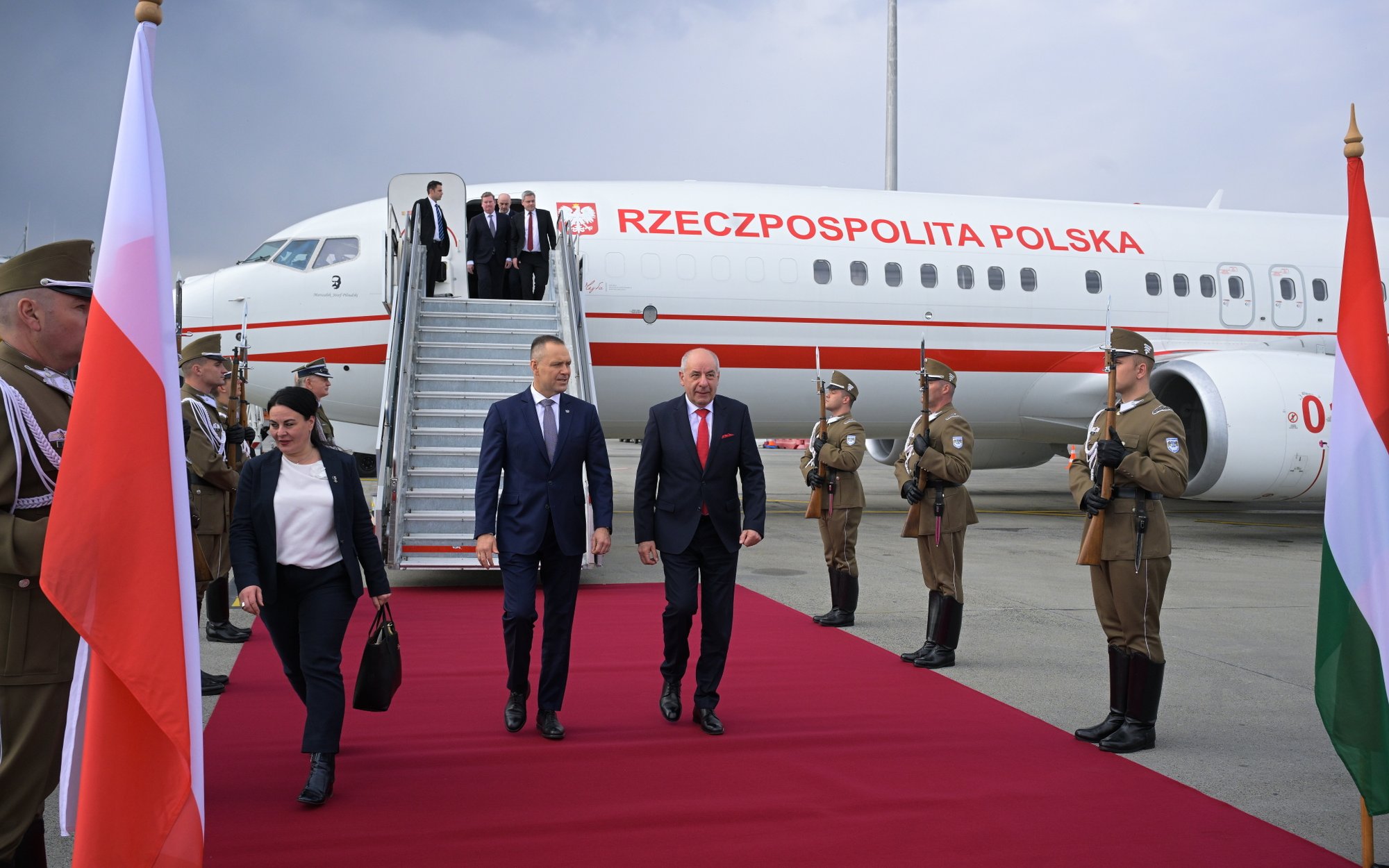 Karol Nawrocki jest już w Budapeszcie z wizytą u Viktora Orbána. Na razie wiadomo niewiele