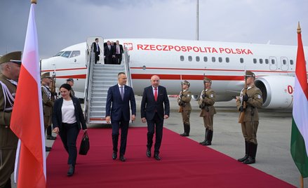 Prezydent Karol Nawrocki na międzynarodowym lotnisku im. Ferenca Liszta w Budapeszcie